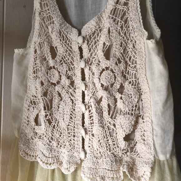 UO Lace Peplum Top - Picture 3 of 8